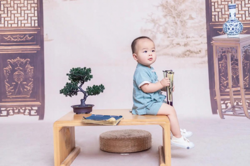 代怀包生男孩医院宝宝发烧过后拉肚子